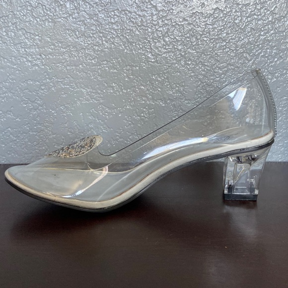 Cinderella-esque heels - Picture 2 of 6